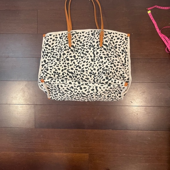 guc street level Black & White Tote Bag animal print adjustable straps & pouch - Picture 2 of 13